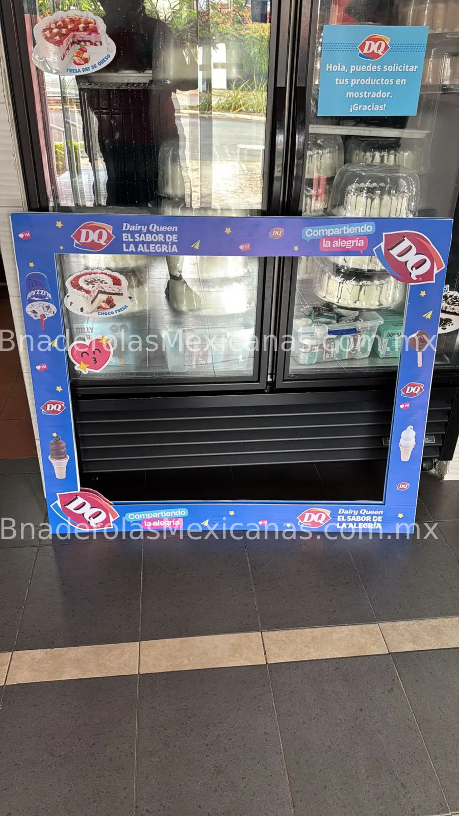 Fabricación de marco de fotografia personalizado para dairy queen.
