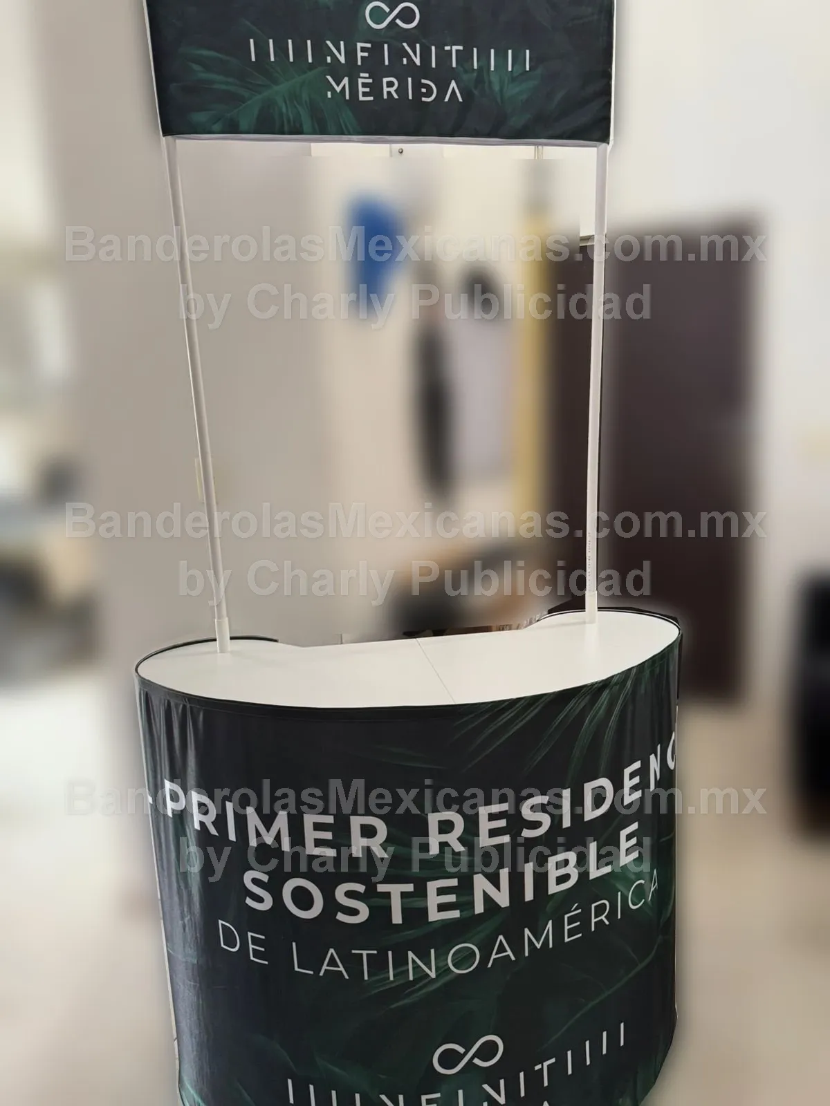 stand curvo publicitario escritorio personalizado para eventos y expos